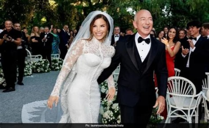 How did Jeff Bezos get so rich?